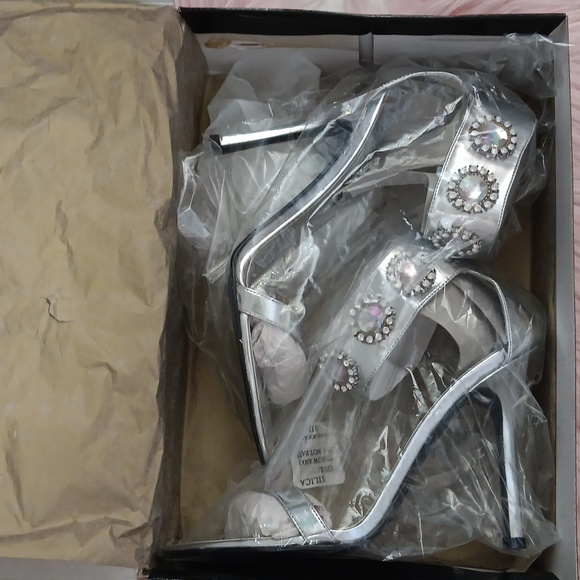 Brand New COLIN STUART ANKLE WRAP RHINESTONE STUDDED HEELS- 6.5 - Picture 8 of 8